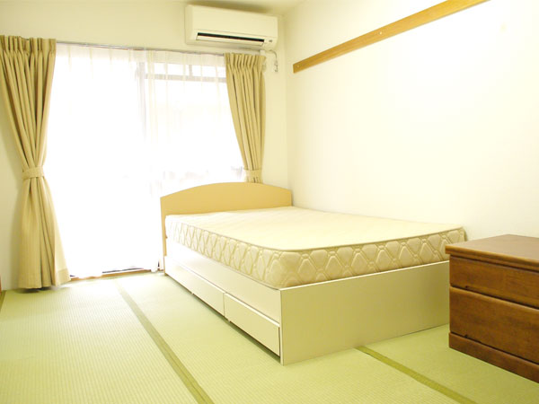 収納引出し付セミダブルベッド