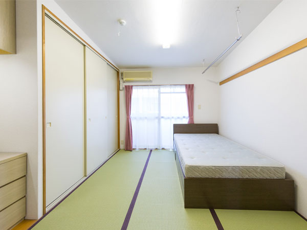 部屋全体・収納引出し付セミダブルベッド
